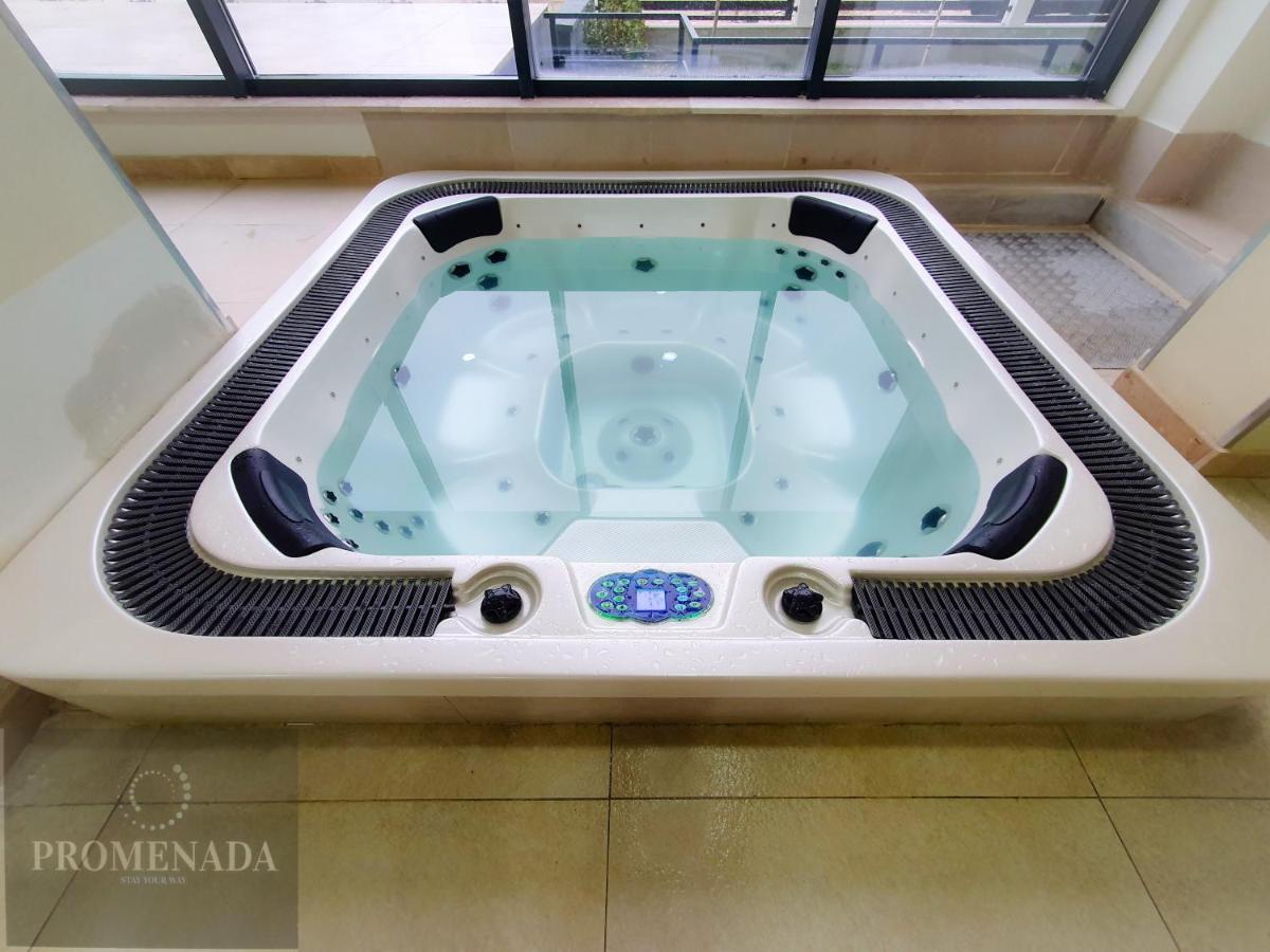Sunfest Aparthotel Pool & Spa Mamaia Nord Năvodari Exteriör bild