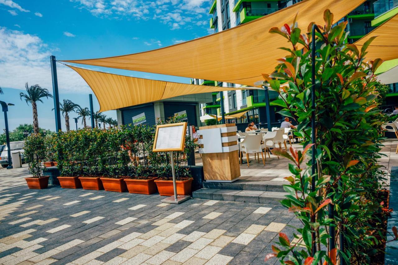 Sunfest Aparthotel Pool & Spa Mamaia Nord Năvodari Exteriör bild