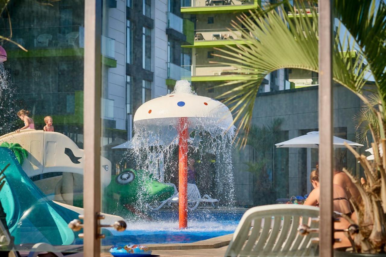 Sunfest Aparthotel Pool & Spa Mamaia Nord Năvodari Exteriör bild