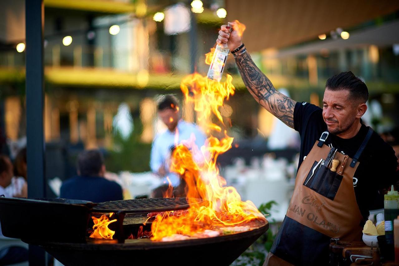 Sunfest Aparthotel Pool & Spa Mamaia Nord Năvodari Exteriör bild
